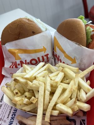 In-N-Out Burger by null