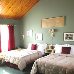 Vinehurst Inn & Suites - Two full bed standard room