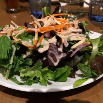 Cochon Dingue - Very good green salad - Breakfast & Brunch Near Me - Quebec City, Quebec Cochon Dingue - Very good green salad - Breakfast & Brunch Near Me - Quebec City, Quebec