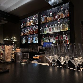 Bar Vauté - Cocktail Bars Near Me - Charleston, South Carolina