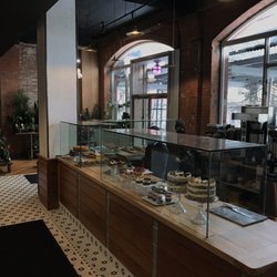 Le Petit Monstre - Counter Area