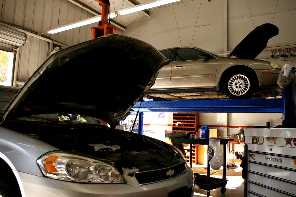 BARNES & BARNES AUTOMOTIVE 2255 Southwind Ln, Clearwater, Florida