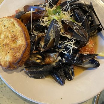 Anna Maria Oyster Bar - Ellenton - Prince Edward Island mussels - Seafood Near Me - Ellenton, Florida Anna Maria Oyster Bar - Ellenton - Prince Edward Island mussels - Seafood Near Me - Ellenton, Florida