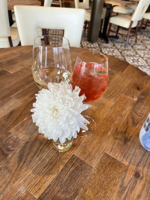 Attimo Wine by null