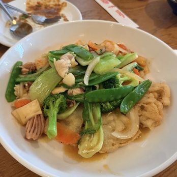 Brodard Restaurant - Seafood Rice Noodles (Soft or Crispy)   Pho Ap Chao Do Bien (Don or Mem) - Vietnamese Near Me - Fountain Valley, California