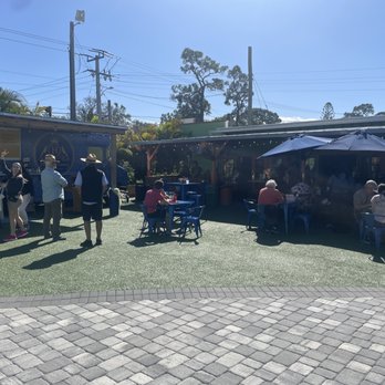 Hamlet's Eatery - Outdoor space for eating and listening to music - Food Trucks Near Me - Sarasota, Florida