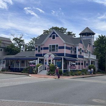 Vineyard Vines - So cute - Women's Clothing Near Me - Oak Bluffs, Massachusetts