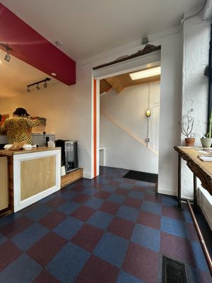 The Roaming biscuit by null