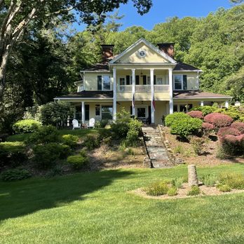 THE YELLOW HOUSE ON PLOTT CREEK ROAD - Updated January 2026 - 148