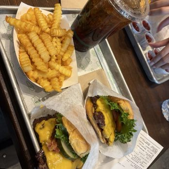 Shake Shack - Fast Food Near Me - Los Angeles, California Shake Shack - Fast Food Near Me - Los Angeles, California