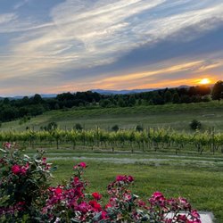 Round Peak Vineyards