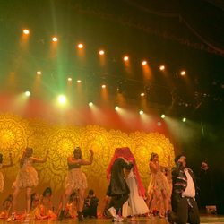 Satrangi School of Fusion - The song mujhse Shaadi karogi performed.