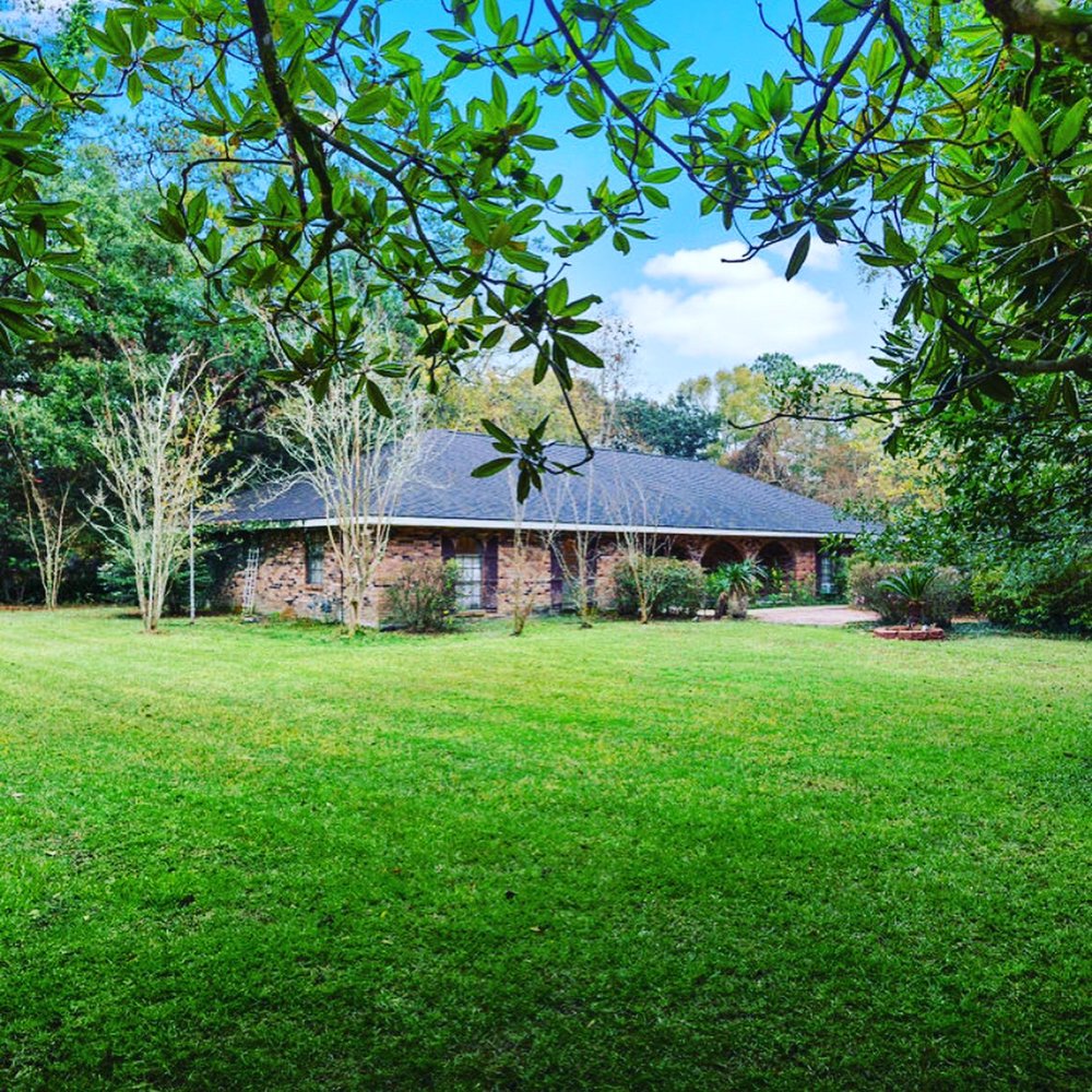 BERKSHIRE HATHAWAY PREFERRED REALTORS 1321 W Causeway Approach