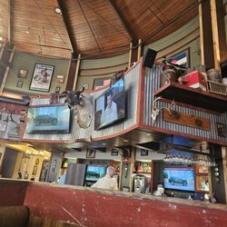 Saltgrass Steak House - Full bar