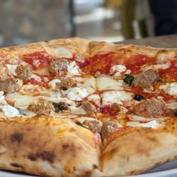 Pupatella - Meatball pizza