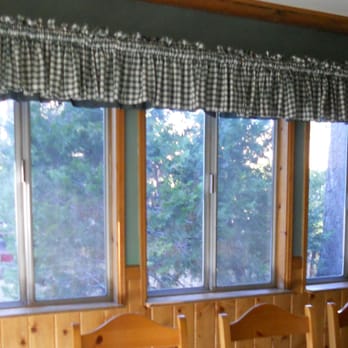 Arrowhead Pine Rose Cabins - No blinds or drapes in living room - Venues & Event Spaces Near Me - Twin Peaks, California Arrowhead Pine Rose Cabins - No blinds or drapes in living room - Venues & Event Spaces Near Me - Twin Peaks, California