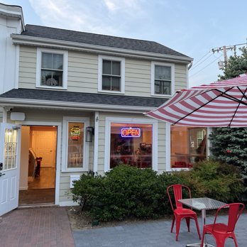 Gimme Burger - Outside and summer patio - Burgers Near Me - Oyster Bay, New York Gimme Burger - Outside and summer patio - Burgers Near Me - Oyster Bay, New York