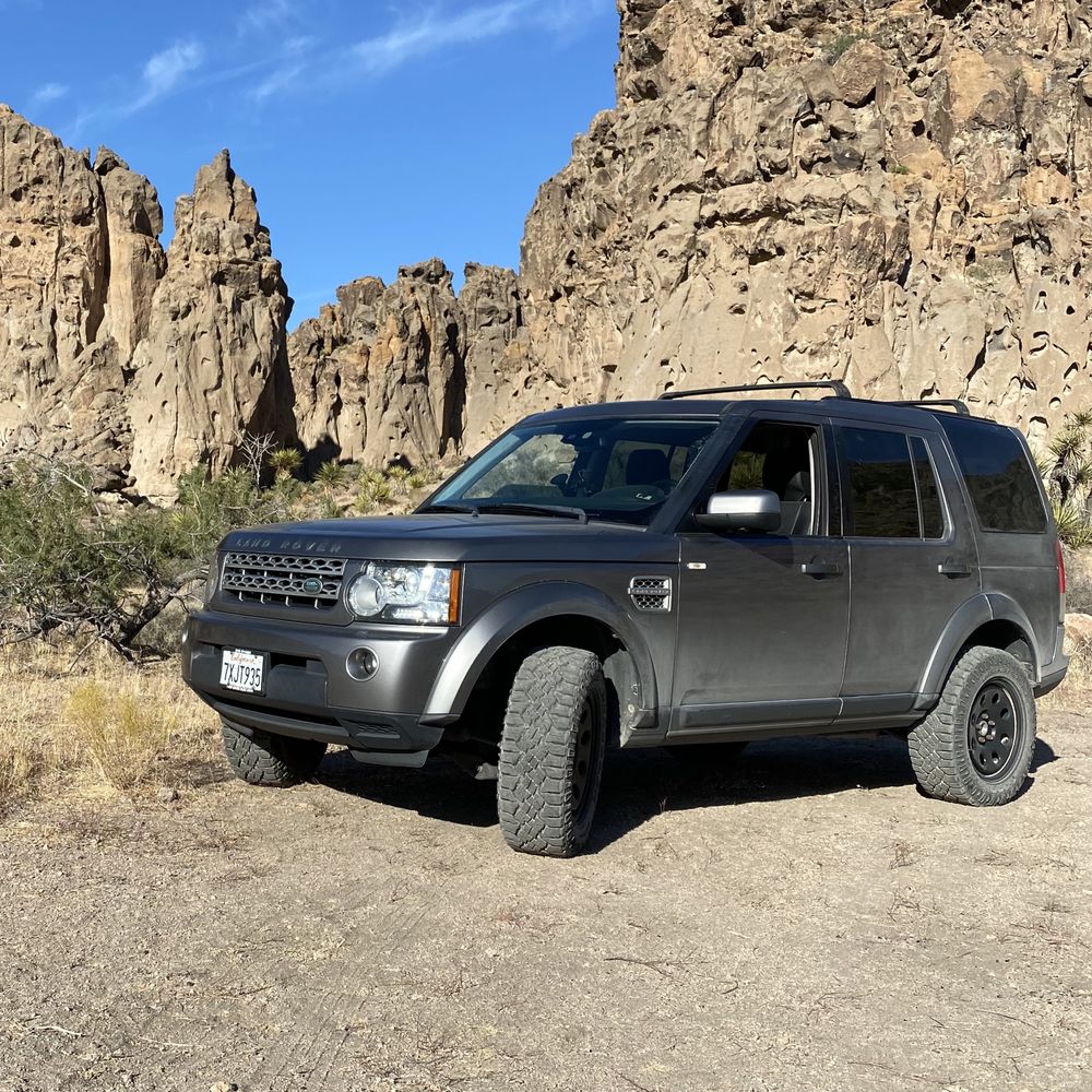 YORKS & LANCS AUTOMOTIVE Updated August 2024 11 Photos & 24 Reviews 10009 Canoga Ave