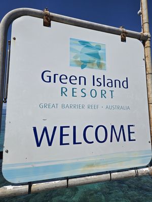 Green Island Resort by null