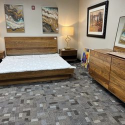 Flippin Furniture & Fashion Consignments