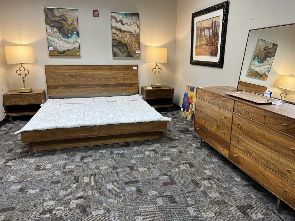 FLIPPIN FURNITURE & FASHION CONSIGNMENTS Updated September 2024 174