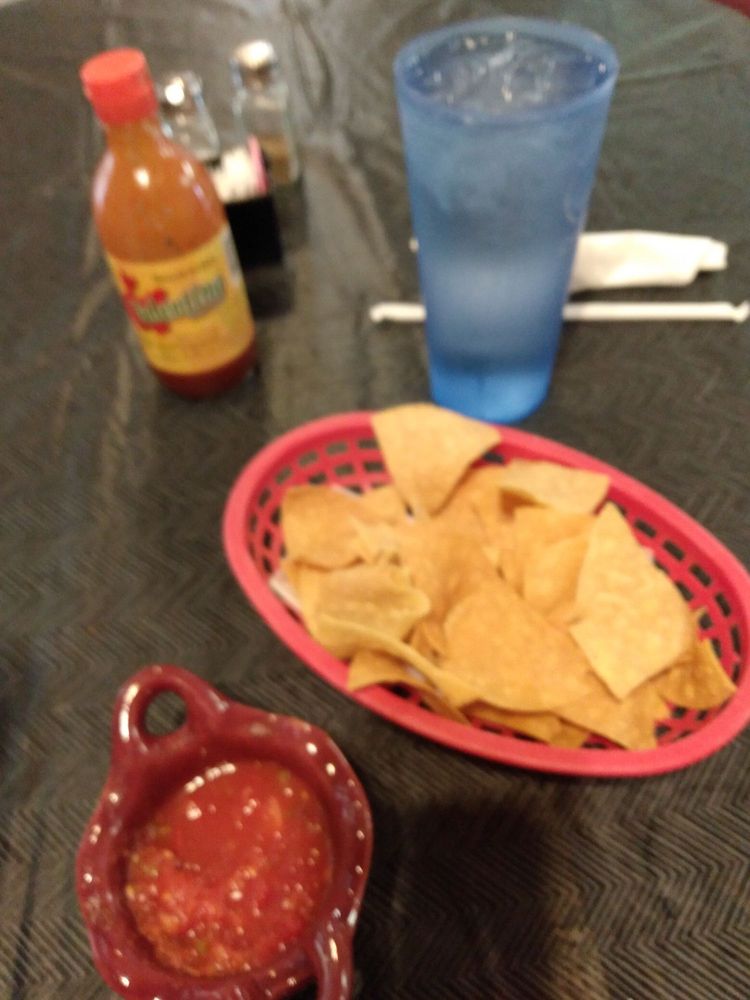 Lavilla Fine Food Mexican Restaurant Logo