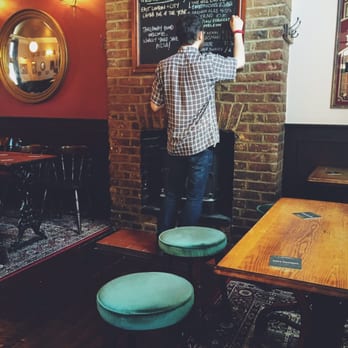 Chesham Arms - Pubs Near Me - London, XGL