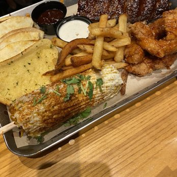 Chili's - Ultimate Smokehouse Combo - American Near Me - Columbus, Ohio