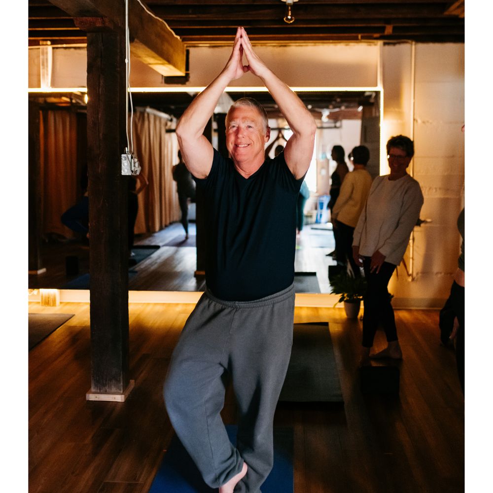 Raw Emerald Yoga Logo