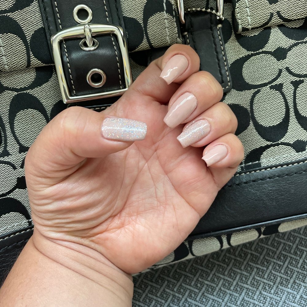 The simple yet classy beauty done on my real nails