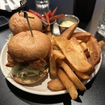 Fermentation Lab - Fried chicken sliders with duck fat fries - Cocktail Bars Near Me - San Francisco, California Fermentation Lab - Fried chicken sliders with duck fat fries - Cocktail Bars Near Me - San Francisco, California