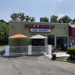 Rice & Noodles Thai Gourmet - Outside