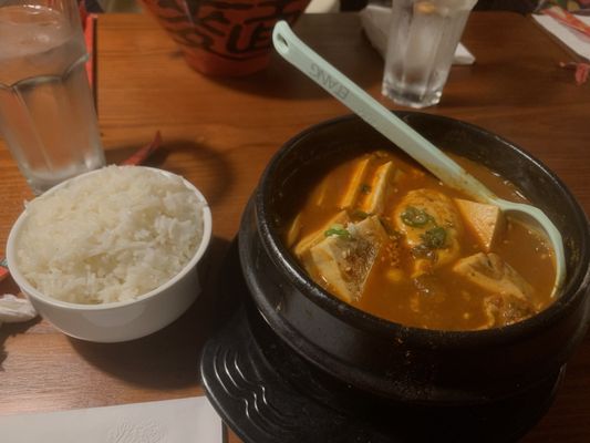 Etang Noodle & Hot Pot by null