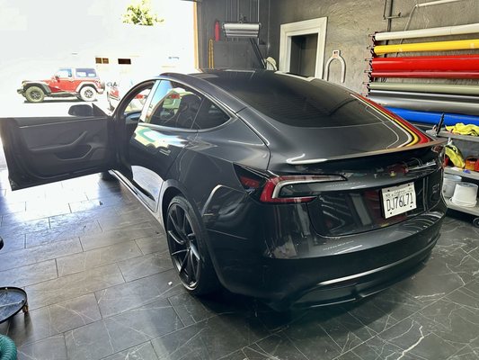 Customized Car Tint Service - Our skilled technicians are here to guide you through the customization process. Whether you're looking for enhanced privacy, glare reduction, or a stylish aesthetic, CarXmatic has the expertise to bring your vision to life.