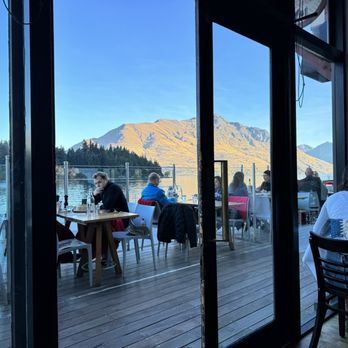 Finz - Patio and inside dining with wonderful views. - Seafood Near Me - Queenstown, OTA Finz - Patio and inside dining with wonderful views. - Seafood Near Me - Queenstown, OTA