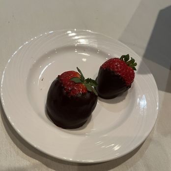 Eddie Merlot's - Valentine chocolate strawberries - Steakhouses Near Me - Cincinnati, Ohio Eddie Merlot's - Valentine chocolate strawberries - Steakhouses Near Me - Cincinnati, Ohio