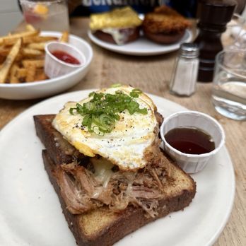 Sisters - Savory French Toast - Music Venues Near Me - Brooklyn, New York