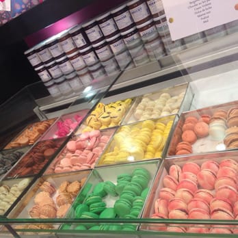 Arnaud Delmontel - Mini macarons! - Bakeries Near Me - Paris, 75 Arnaud Delmontel - Mini macarons! - Bakeries Near Me - Paris, 75