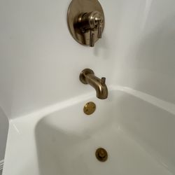 VIP Plumbing & Gas - Updated guest tub valve and faucet