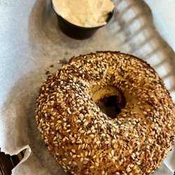 Manhattan NY Deli & Bagel - Everything bagel, scallion cream cheese