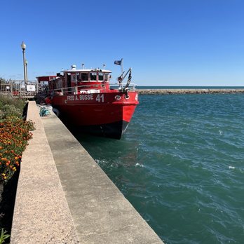 Chicago Fireboat Tours - Boat Charters Near Me - Chicago, Illinois