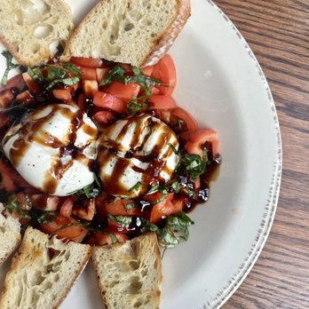 Nolabelle Kitchen + Bar - Burrata - Caprese - Burgers Near Me - Mankato, Minnesota Nolabelle Kitchen + Bar - Burrata - Caprese - Burgers Near Me - Mankato, Minnesota