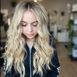 Salon Artistry Lounge