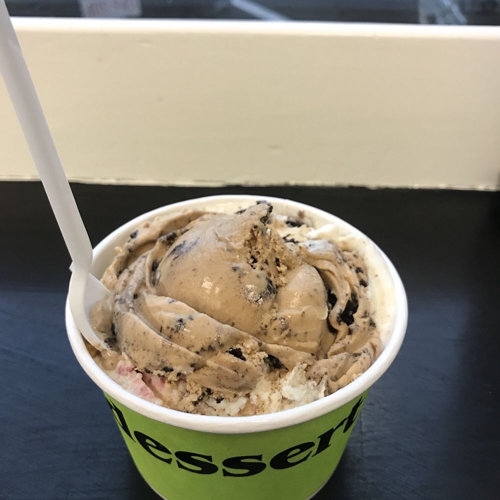 Nona's Homemade ice Cream - Coffee Oreo and white chocolate Oreo - Ice Cream & Frozen Yogurt Near Me - Hingham, Massachusetts