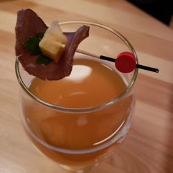 Montréal Craft Beer Tours - Hefenweizen with gravlax skewer at L'Amere a Boire