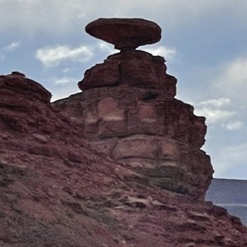 Mexican Hat Rock - Landmarks & Historical Buildings Near Me - Mexican Hat, Utah Mexican Hat Rock - Landmarks & Historical Buildings Near Me - Mexican Hat, Utah
