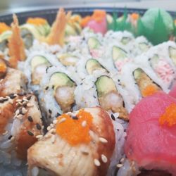 Sakura Pokebowl & Sushi - Party tray