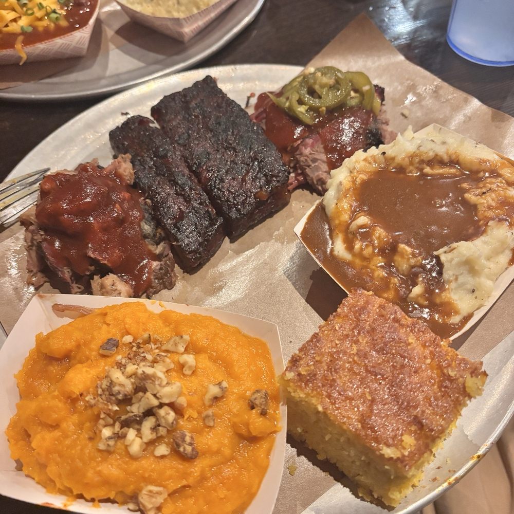 Dinosaur Bar-B-Que - Tres Ninos with Roasted Whipped Sweet Potatoes and Mashed Potatoes with gravy - Barbeque Near Me - Troy, New York Dinosaur Bar-B-Que - Tres Ninos with Roasted Whipped Sweet Potatoes and Mashed Potatoes with gravy - Barbeque Near Me - Troy, New York