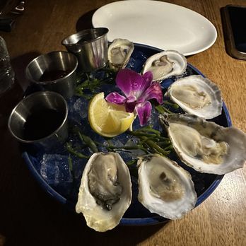 Siren Restaurant & Bar - Assortment of oysters - Seafood Near Me - Brooklyn, New York Siren Restaurant & Bar - Assortment of oysters - Seafood Near Me - Brooklyn, New York
