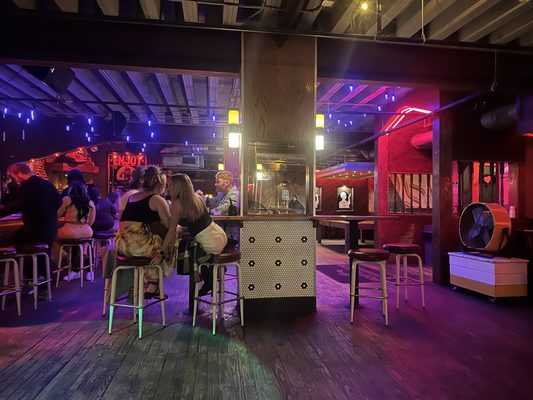 Hoptinger Bier Garden & Sausage House by null